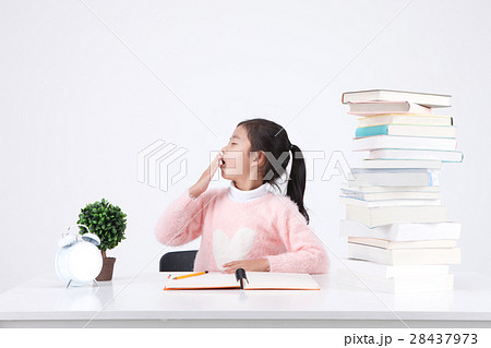 Little girl 324 Little girl 324 28437973