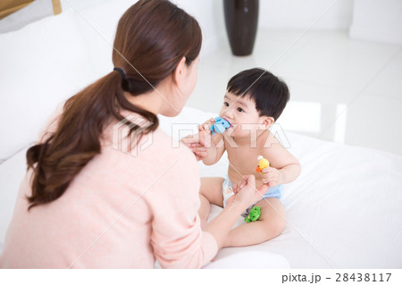 Mother and Baby 146 28438117