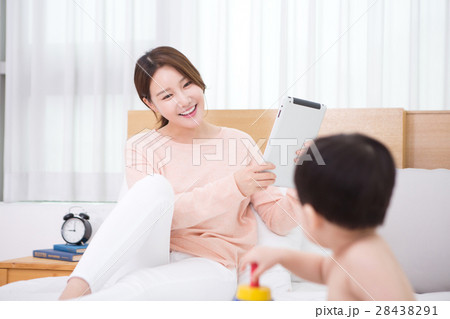 Mother and Baby 089 28438291