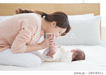 Mother and Baby 044 28438411