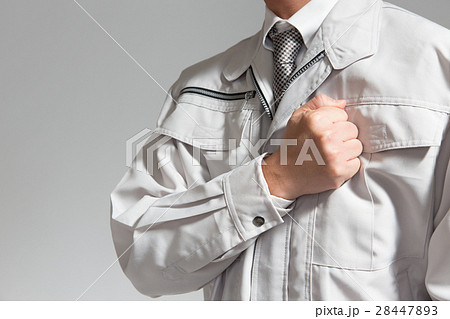 作業服の男性 作業服の男性 28447893