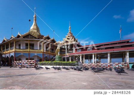 Mahamuni Paya, Mandalay, Myanmar. Mahamuni Paya, Mandalay, Myanmar. 28448326