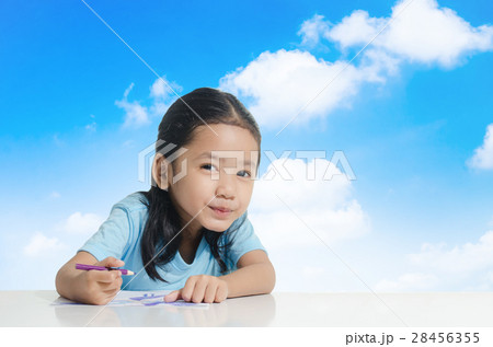 Portrait of smile Asian little girl drawing 28456355