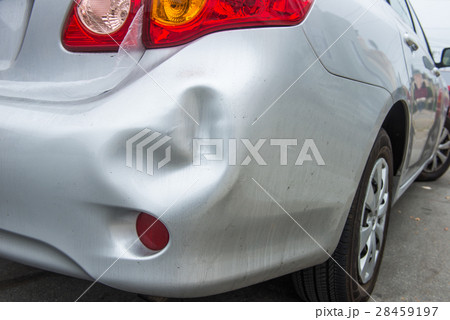 Car damaged 28459197