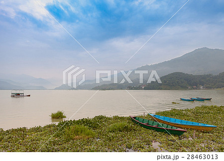 The lake Fewa with cloudy scene, Pokhara, Nepal 28463013
