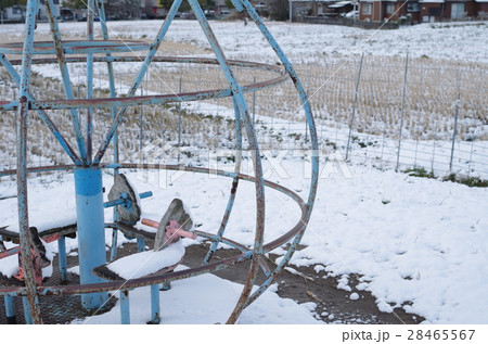 雪の日のメリーゴーランド 雪の日のメリーゴーランド 28465567
