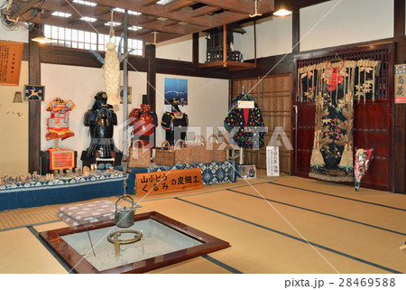 角館散歩：武家屋敷通り　青柳家庭内の秋田郷土館内 28469588