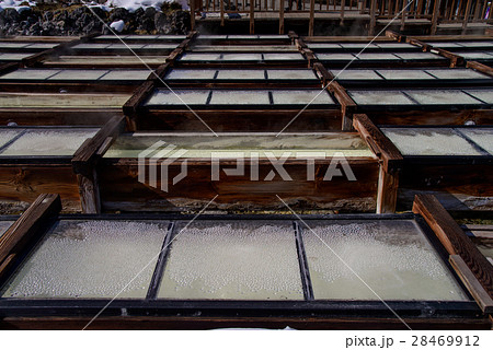 【群馬県草津温泉】湯畑の木桶 【群馬県草津温泉】湯畑の木桶 28469912