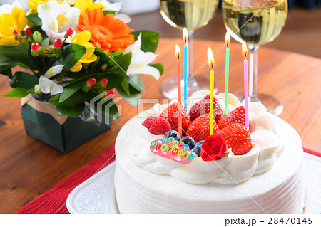 Birthday cake 28470145
