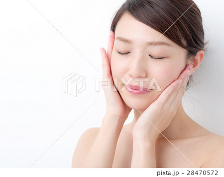 スキンケア・若い女性 スキンケア・若い女性 28470572