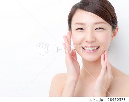 スキンケア・若い女性 スキンケア・若い女性 28470573
