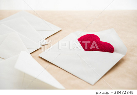 ラブレター 封筒 ハート 手紙 メッセージ 愛情の写真素材