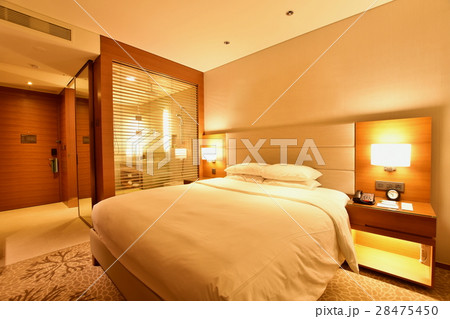 ホテルの客室 28475450