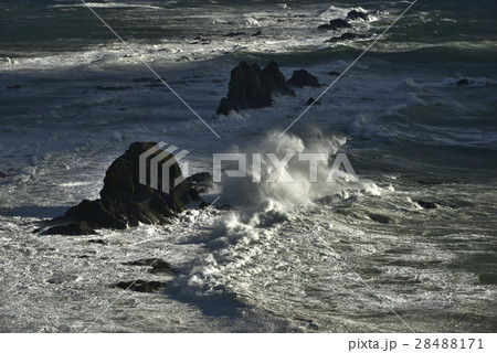 襟裳岬岩礁波涛 28488171