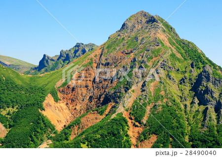 八ヶ岳連峰・権現岳から見る赤岳 28490040