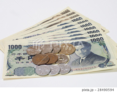 2016年サラリーマンの小遣いの平均額 28490594