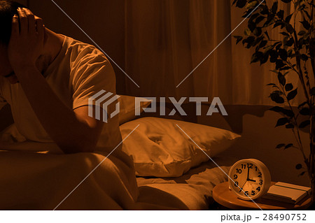 不眠の男性 不眠の男性 28490752