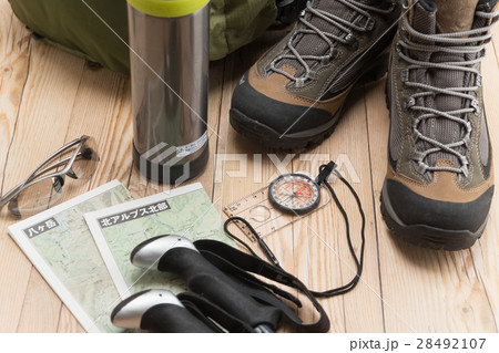 登山の持ち物 28492107