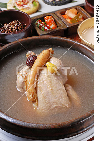 Ginseng chicken soup   28494415