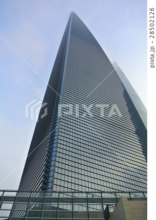 陸家嘴金融貿易区にある高層ビル 28502126