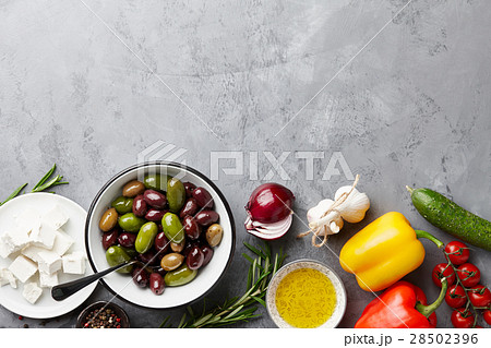 Greek salad main ingredients 28502396