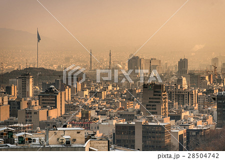 Great Iranian city in winter 28504742