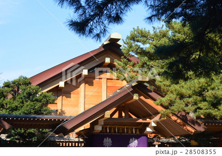 熱田神宮の「神楽殿」（愛知県名古屋市熱田区） 28508355