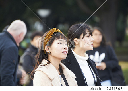 観光　女性　広島平和記念公園 28513084