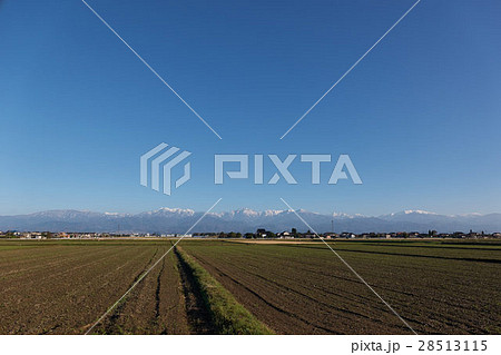 剣岳を中央にして立山連峰全貌を一望する、富山県滑川市 28513115