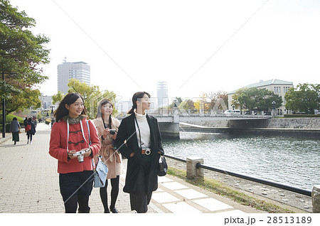 観光 女性 広島平和記念公園 観光 女性 広島平和記念公園 28513189