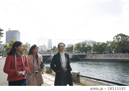 観光 女性 広島平和記念公園 観光 女性 広島平和記念公園 28513192