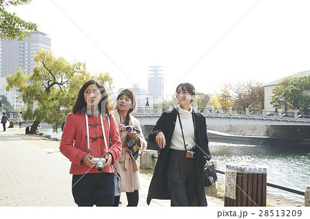 観光 女性 広島平和記念公園 観光 女性 広島平和記念公園 28513209