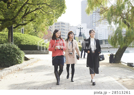 観光 女性 広島平和記念公園 観光 女性 広島平和記念公園 28513261