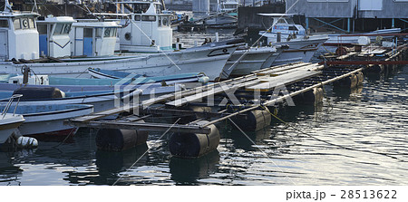 広島　港　漁船 28513622