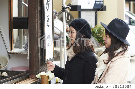 宮島 焼き牡蠣 女子旅 宮島 焼き牡蠣 女子旅 28513684