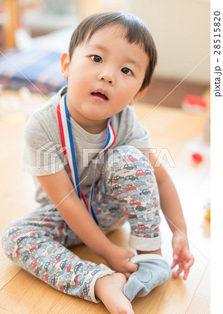 3 years old 28515820