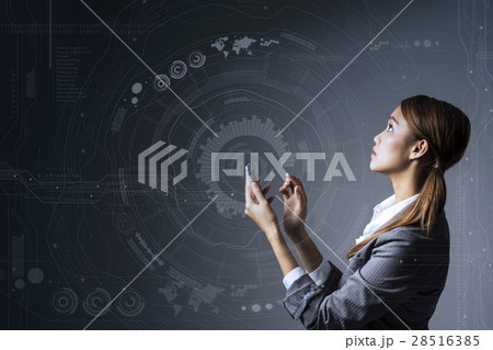 スマホを持った女性と未来的インターフェース 28516385