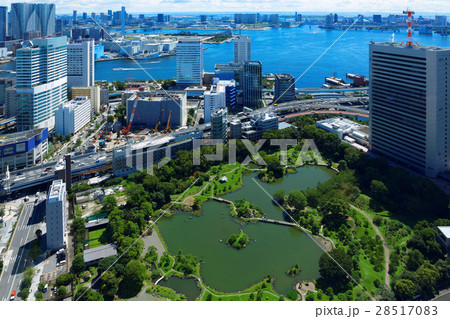 旧芝離宮恩賜庭園と湾岸のビル群 旧芝離宮恩賜庭園と湾岸のビル群 28517083