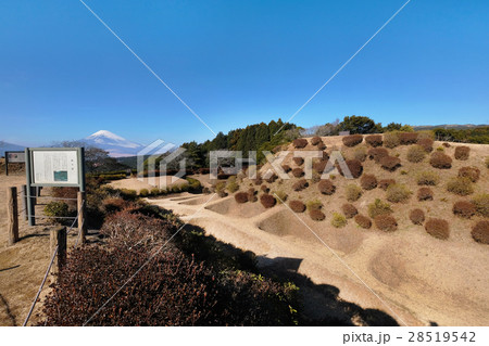 【国史跡・日本100名城】山中城（障子堀）と富士山 28519542