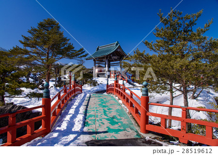【群馬県】冬の鬼押出し園、参道 【群馬県】冬の鬼押出し園、参道 28519612