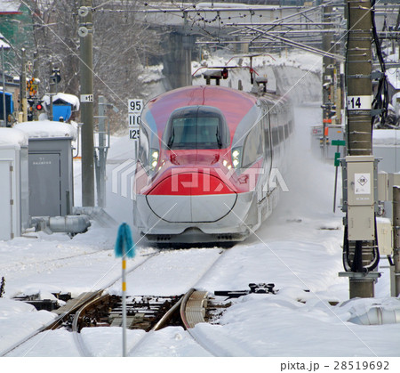 鉄道：秋田新幹線　こまち95号　角館駅に進入 28519692