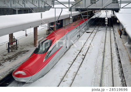鉄道:秋田新幹線 こまち95号 秋田駅到着 鉄道:秋田新幹線 こまち95号 秋田駅到着 28519696