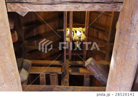 信州　国宝　松本城　天守の天井に祀られた二十六夜神 28520141