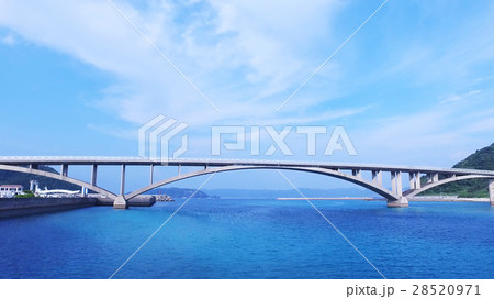 沖縄 阿嘉島の漁港と阿嘉大橋 国立公園 沖縄 阿嘉島の漁港と阿嘉大橋 国立公園 28520971