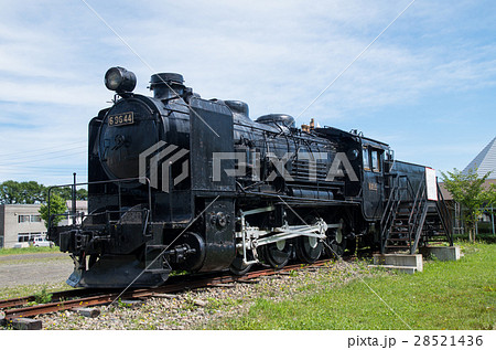 渚滑駅跡に保存される9600形蒸気機関車 28521436