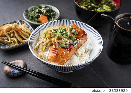 Salmon Teriyaki with Rice and Vegetable 28523929