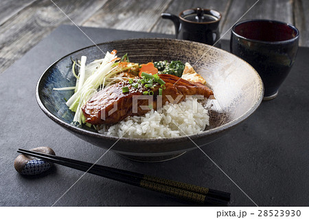 Salmon Teriyaki with Rice and Vegetable 28523930