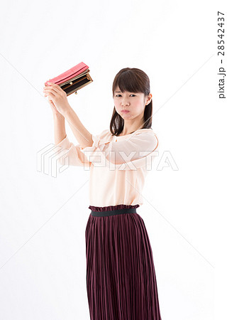 若い女性、お財布、空っぽ、困る 28542437