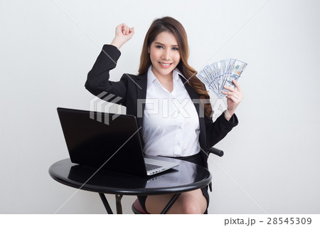 Beautiful  businesswoman working concept 28545309