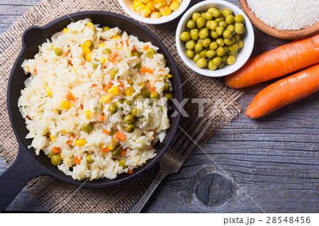 fried rice in pan 28548456